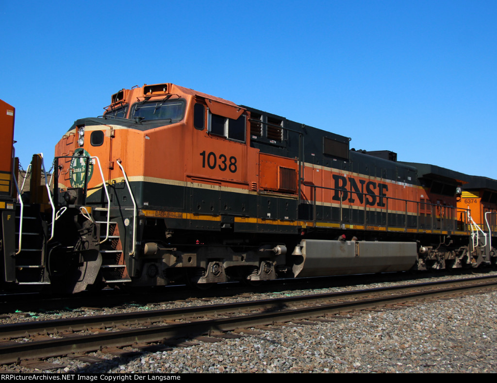 BNSF 1038